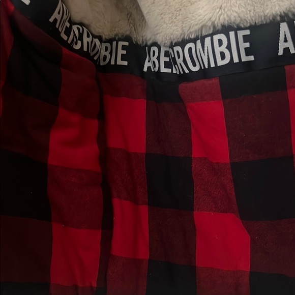 Boys Abercrombie Kids Navy Jacket with Red Plaid Lining. Hooded fur. Size 8 - Picture 4 of 9